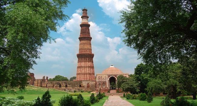 Qutub Minar, Delhi: Historical places in india