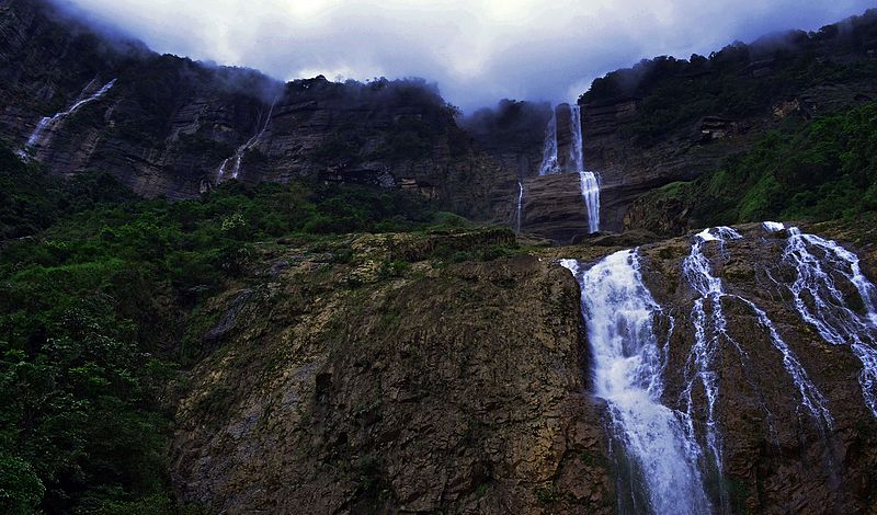 Kynrem Falls, Meghalaya – 305m