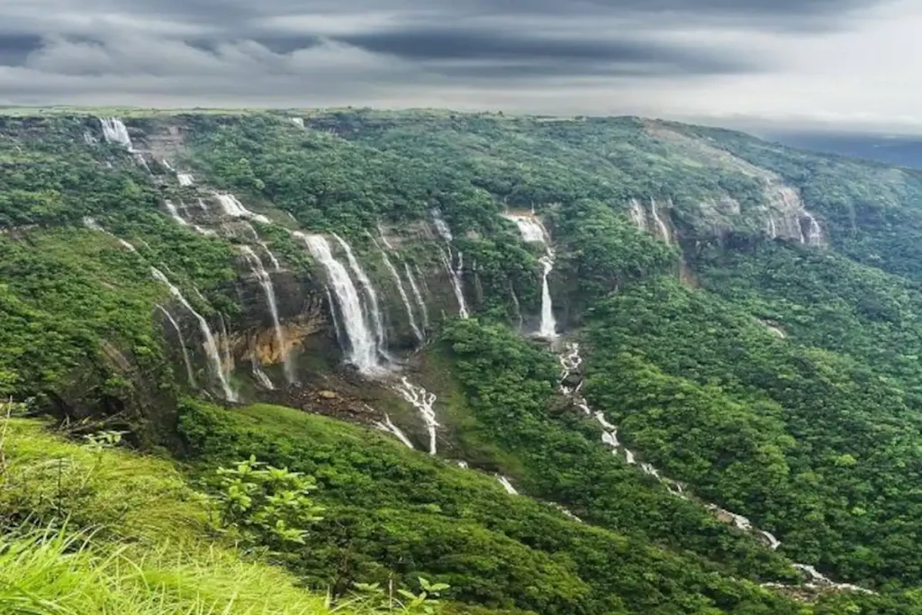 Nohsngithiang Falls, Meghalaya – 315m