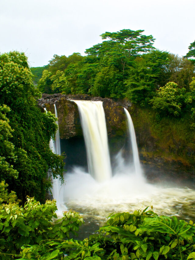 must visit these waterfalls in Hawaii in October month