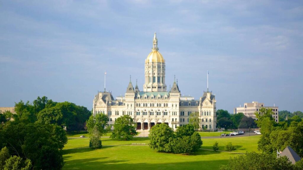 Top 8 famous tourist places in Connecticut